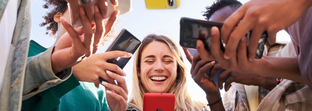 Choosing the best phone plans for college students